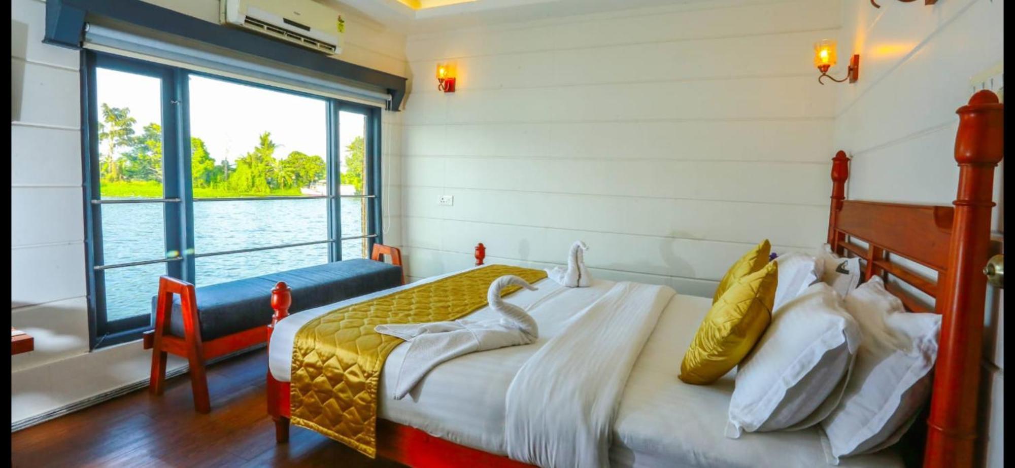 Victoria Houseboats Hotell Alappuzha Exteriör bild