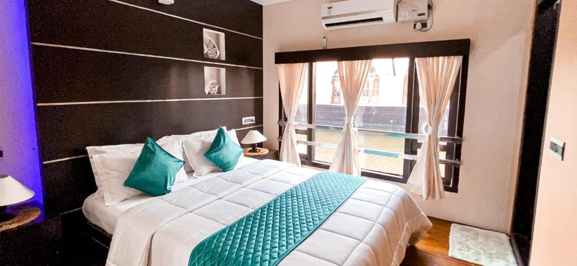 Victoria Houseboats Hotell Alappuzha Exteriör bild